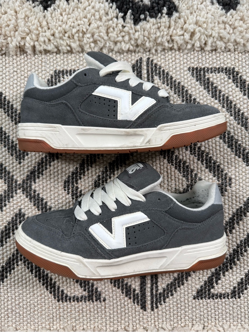Vans Upland Pewter Grey Skate Shoes Size 9